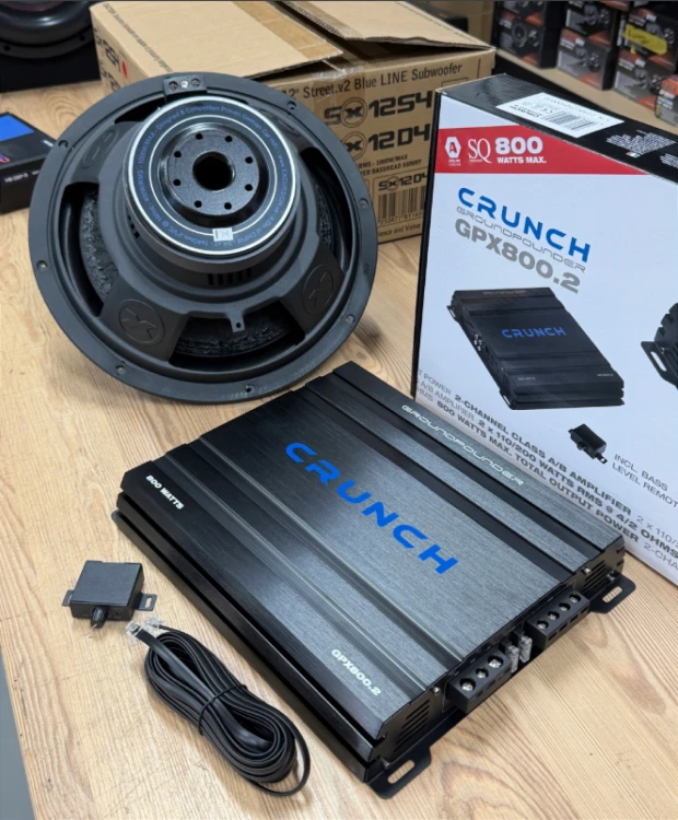 Excursion SX.v2-12S4 z Crunch GPX800.2 to zestaw car audio 30 cm, oferujący mocny i kontrolowany bas oraz stabilną pracę systemu audio.