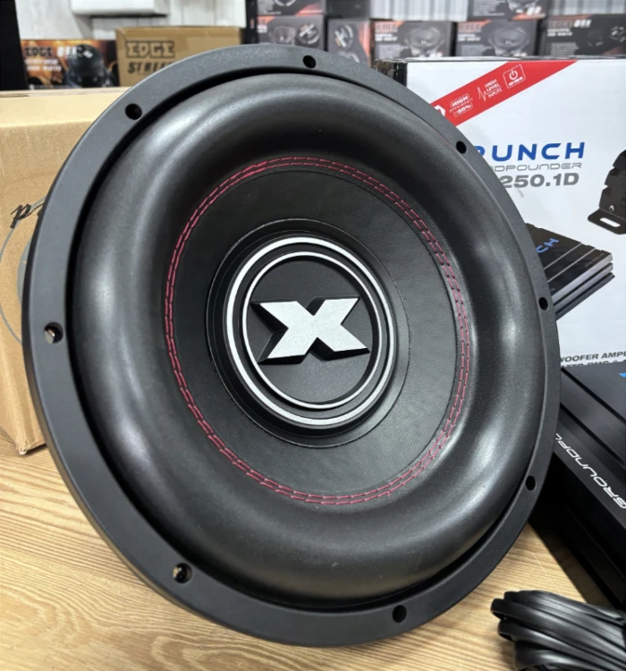 Excursion SXR.v2-12D2 z Crunch GPX1250.1D to zestaw subwooferowy 12 cali 600W RMS SQ/SPL do car audio, oferujący mocny, głęboki i kontrolowany bas w obudowie sealed lub bass reflex.
