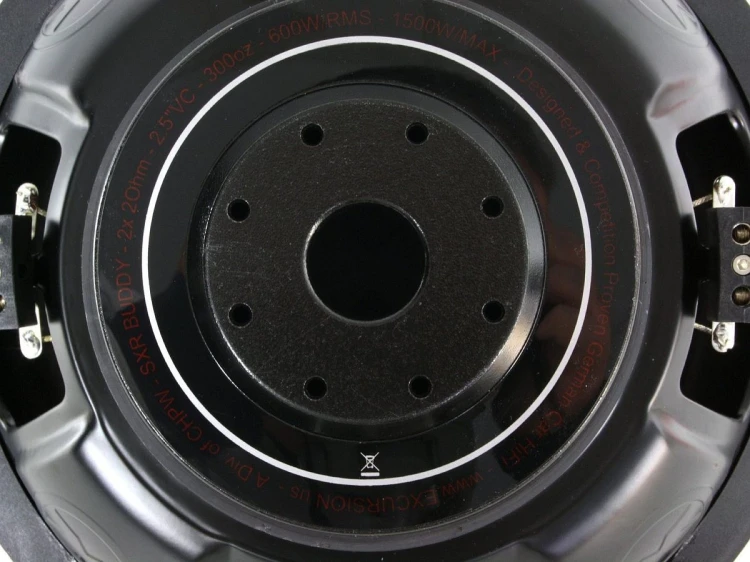 Excursion SXR.v2-12D2 z Crunch GPX1250.1D to zestaw subwooferowy 12 cali 600W RMS SQ/SPL do car audio, oferujący mocny, głęboki i kontrolowany bas w obudowie sealed lub bass reflex.